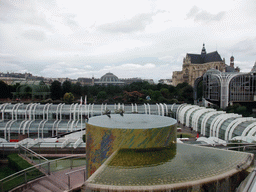 The Forum des Halles shopping mall, the Jardin des Halles gardens, the Église Saint-Eustache church and the Bourse de Commerce