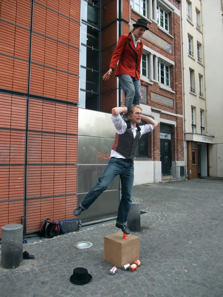 Street artists at the side of the Centre Georges Pompidou