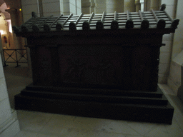 paris_2_286 - 197 kb - 1024x768 - Tomb of Jean-Jacques Rousseau in the crypt of the Panthéon Tomb of Jean-Jacques Rousseau in the crypt of the Panthéon