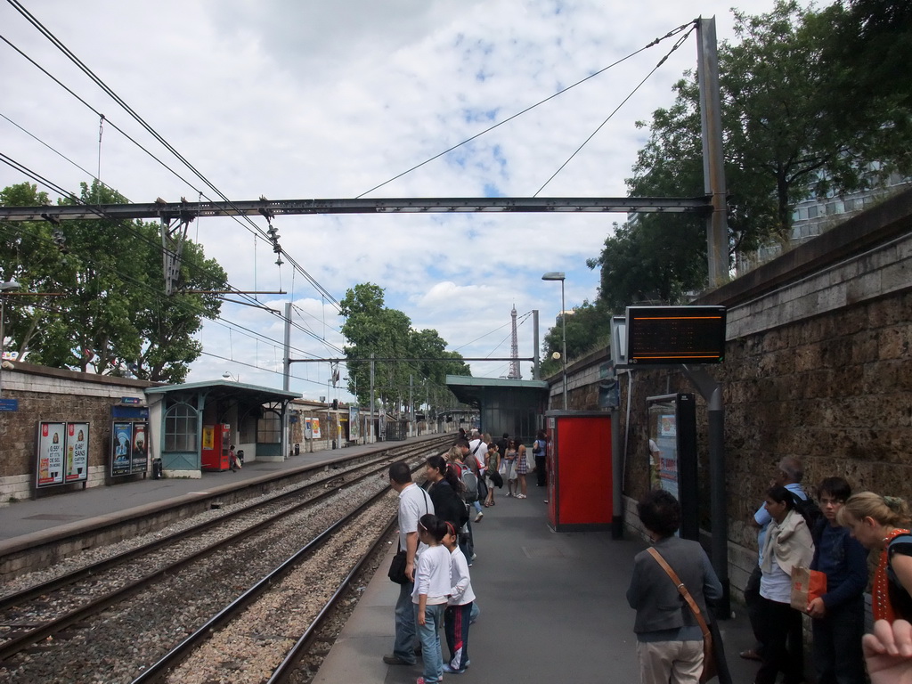 The Javel RER station and the Eiffel Tower
