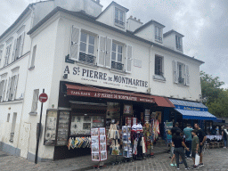 Front of the A St Pierre de Montmartre shop at the Place du Tertre square