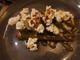 Brioche perdue with Thaï basilic caramel cream and popcorn at the Le Comptoir de la Traboule restaurant