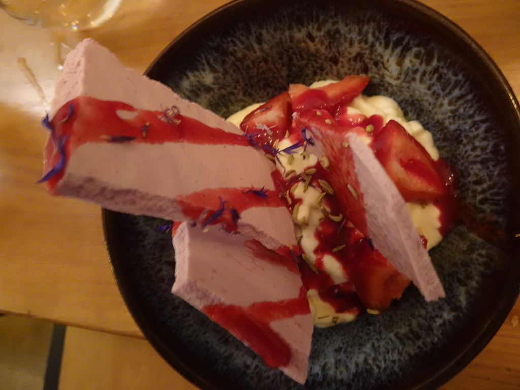 Strawberry Pavlova at the Le Comptoir de la Traboule restaurant