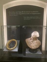 Relief and bust of Maximilien Robespierre at the Conciergerie building, with explanation