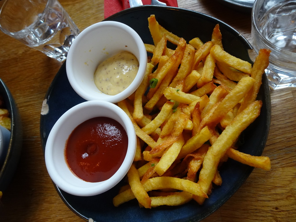 French fries at the Les Deux Colombes restaurant