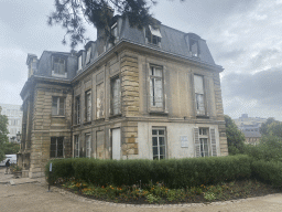 South side of the Hôtel de Magny at the northwest side of the Jardin des Plantes garden