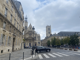 The Place du Panthéon square and the Place Sainte-Geneviève square with the Saint-Étienne-du-Mont church and the tower of the Lycée Henri-IV school