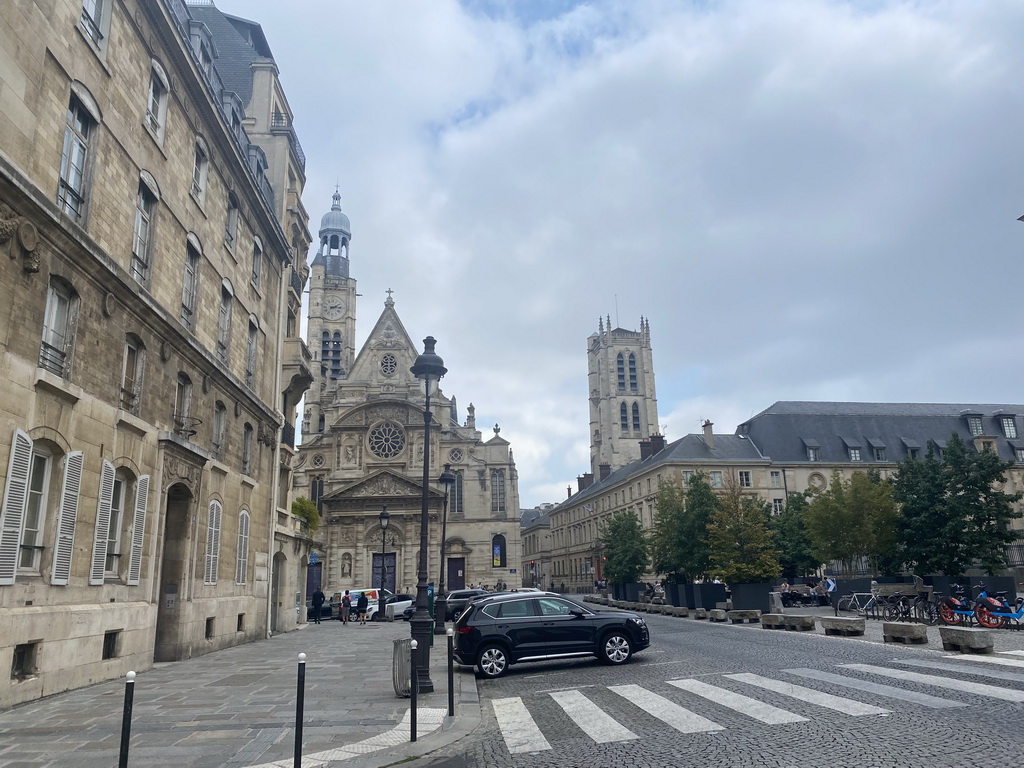 The Place du Panthéon square and the Place Sainte-Geneviève square with the Saint-Étienne-du-Mont church and the tower of the Lycée Henri-IV school