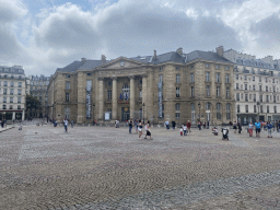Front of the Mairie du 5e Arrondissement building at the Place du Panthéon square