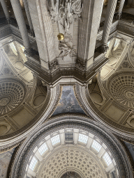 The Foucault Pendulum and the mirror at the transept of the Panthéon, with a view on the dome