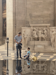Tim, Max, the Foucault Pendulum and the mirror at the transept of the Panthéon