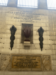 Urn of Léon Gambetta at the staircase to the Crypt of the Panthéon