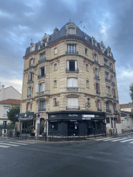 Front of the Boulangerie Marceau bakery at the Avenue Marceau