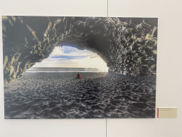 paris_3_680 - 309 kb - 1024x768 - Photograph of a Basaltic Cave at Reynisfjara Beach at the exhibition `Hymne à la Beauté` at the top floor of the Grande Arche de la Défense building, with explanation Photograph of a Basaltic Cave at Reynisfjara Beach at the exhibition `Hymne à la Beauté` at the top floor of the Grande Arche de la Défense building, with explanation