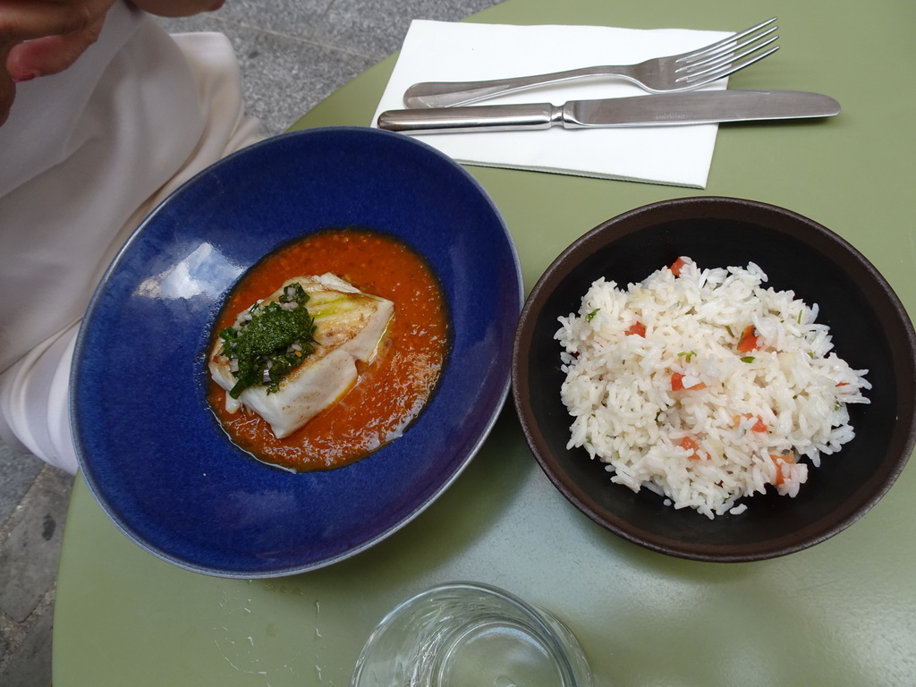 Dinner on the terrace of the Pitanga restaurant at the Rue du Pélican street