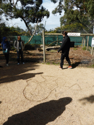 Our tour guide explaining the spreading of the Dingos over Australia, at the Moonlit Sanctuary Wildlife Conservation Park