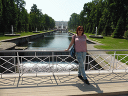 Miaomiao with bridges over the Samsonovskiy Canal, the Great Cascade and the front of the Great Palace