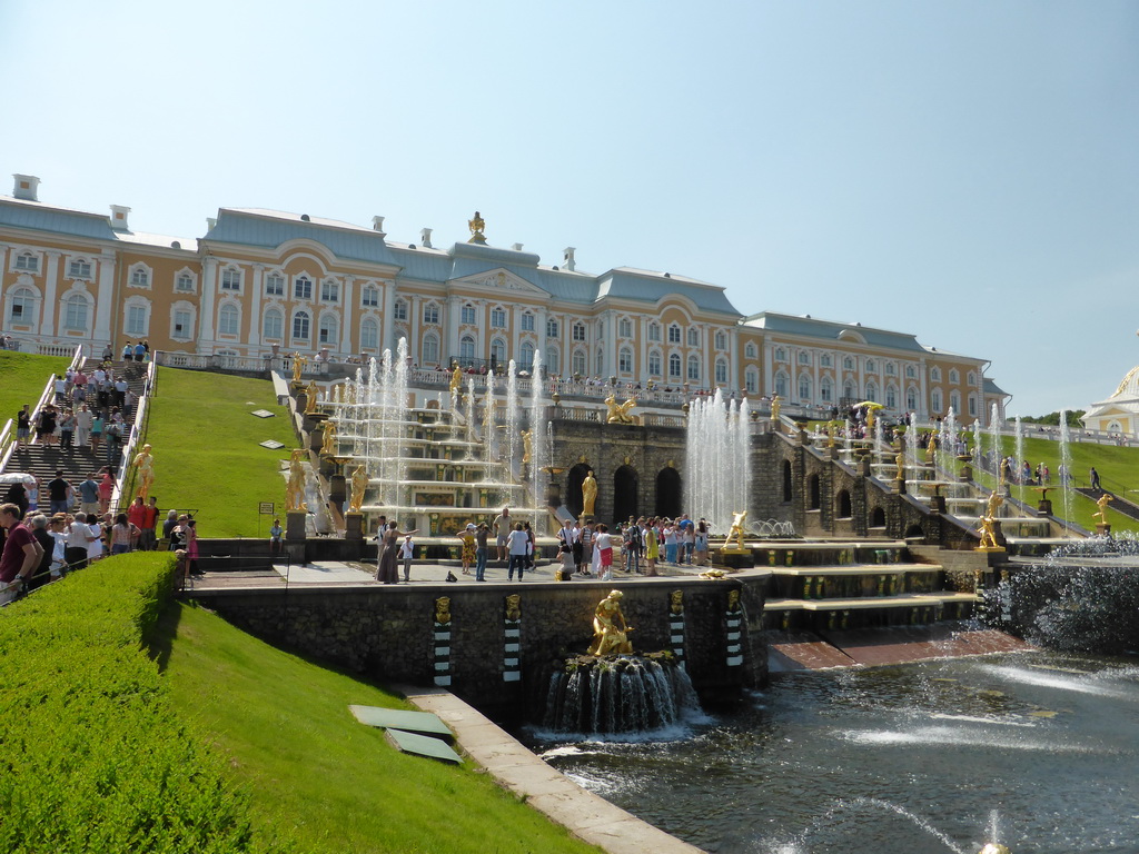 The Great Cascade in front of the Great Palace