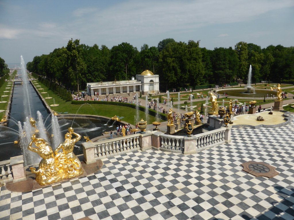 The Samson Fountain, the Great Cascade, the Samsonovskiy Canal, the Morskoy Canal and the French Fountain, viewed from the front of the Great Palace