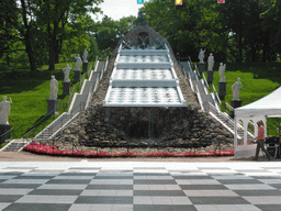 The Chessboard Cascade