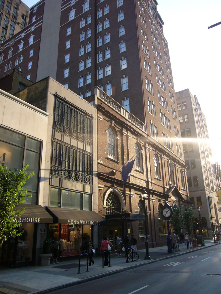 The front of the Club Quarters in Philadelphia hotel at Chestnut Street