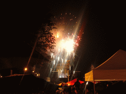 Independence Day fireworks at the Benjamin Franklin Parkway, by night