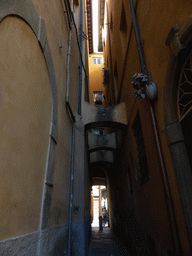 Narrow street leading to the Borgo Stretto street