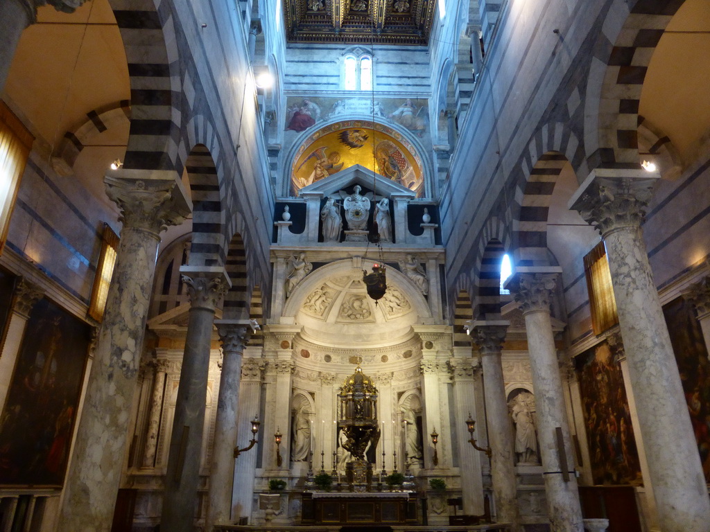Altar on the left side of the transept of the Duomo Cathedral