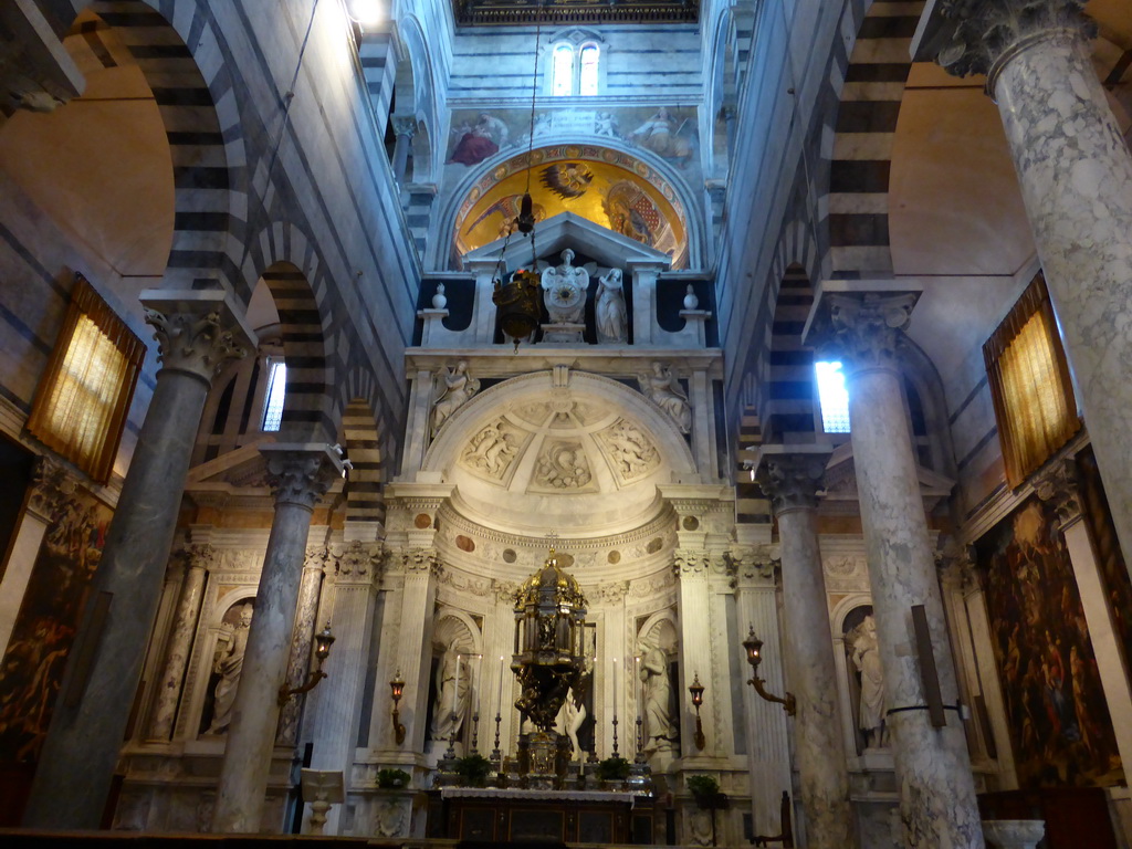 Altar on the left side of the transept of the Duomo Cathedral