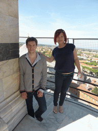 Tim and Miaomiao at the top floor of the Leaning Tower of Pisa, with a view on the Pisa Duomo Cathedral, the Camposanto Monumentale cemetery, the Opera della Primaziale Pisana vestry, the City Wall and the north side of the city