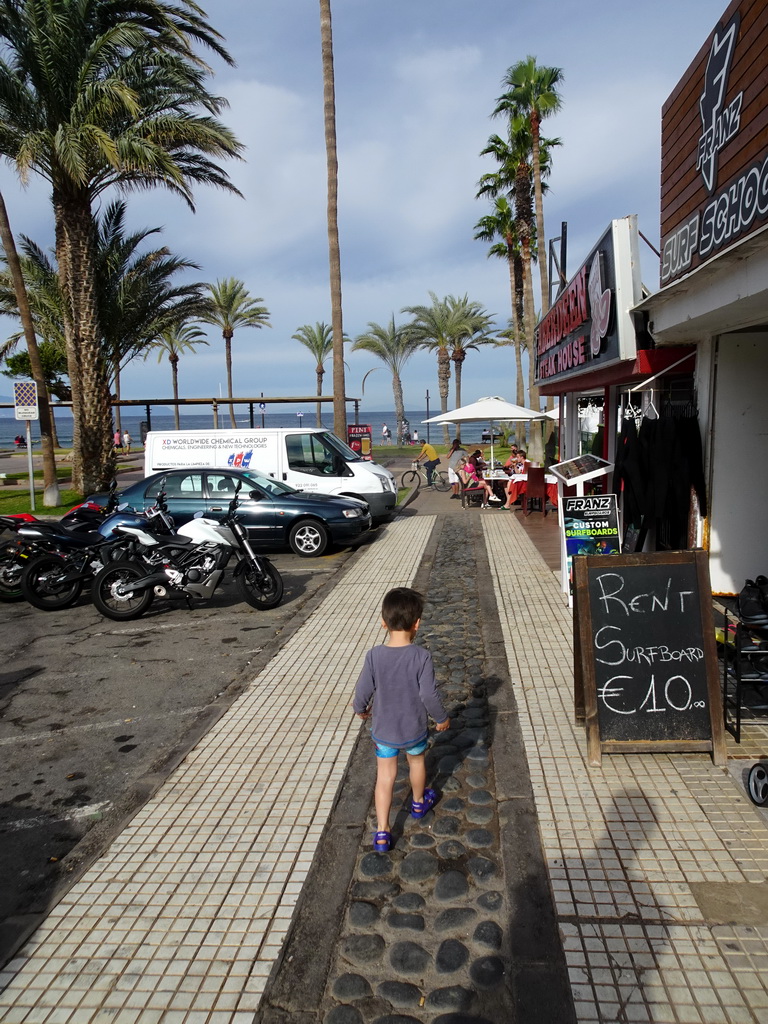 Max at the Calle México street