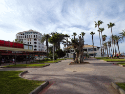 Park at the northwest end of the Calle México street