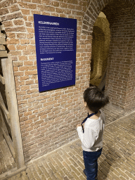 Max with explanation on the Basement of Loevestein Castle