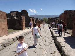 Miaomiao and Max at the Via Stabiana street at the Pompeii Archeological Site