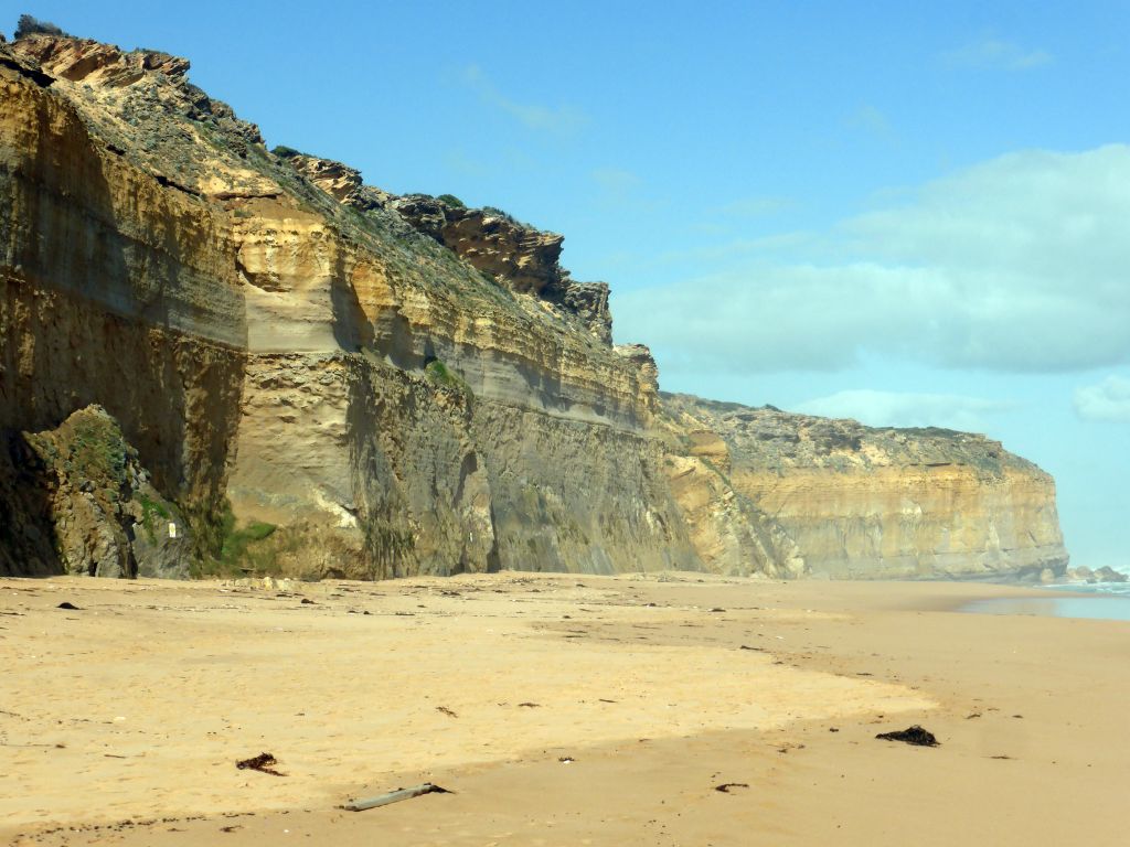 Beach and cliffs at the southeast side of the Gibson Steps