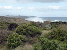 Cliffs at the southeast side with the most eastern rock of the Twelve Apostles rocks, viewed from the Twelve Apostles viewing point