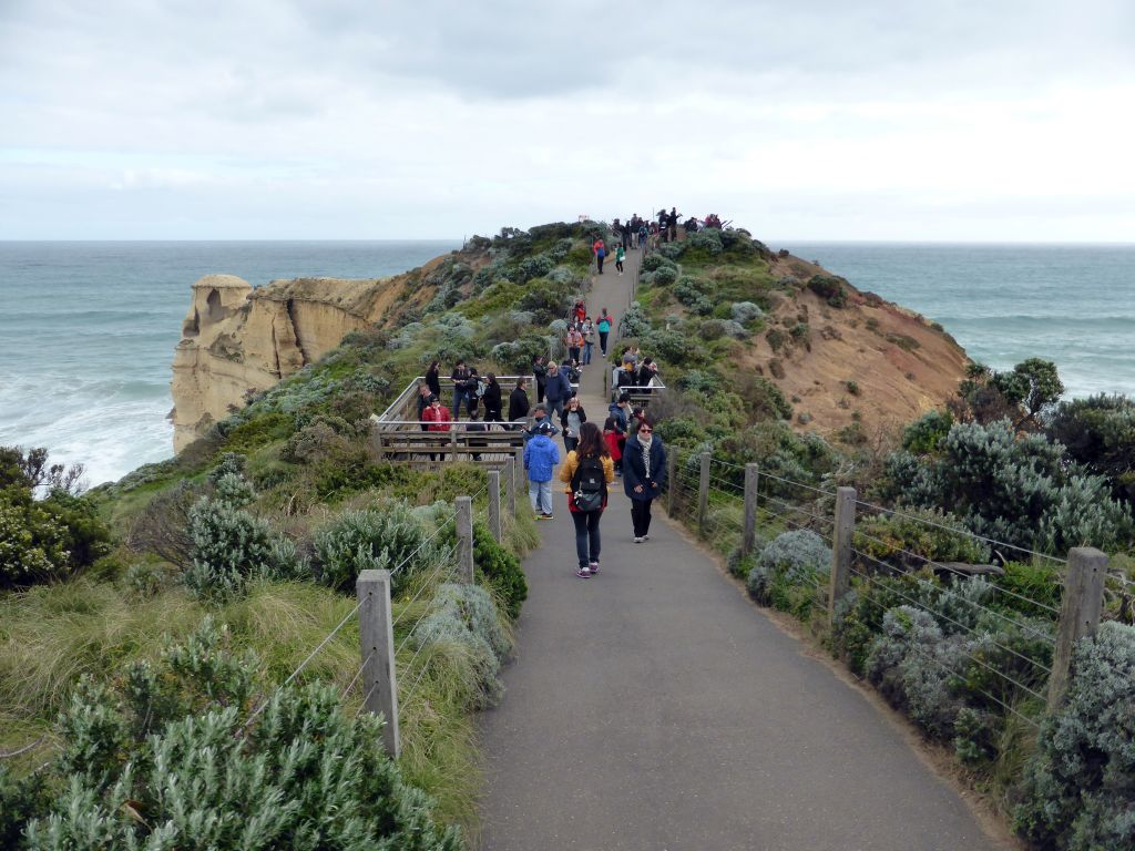 Tourists at the most southern part of the Twelve Apostles viewing point