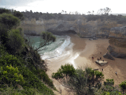Beach of the Loch Ard Gorge, viewed from the viewing point at the southeast side