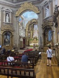 Miaomiao and Max at the nave of the Igreja de Santo Ildefonso church