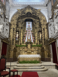 Main altar at the apse of the Igreja de Santo Ildefonso church
