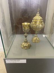 Chalice and pyx at the museum of the Igreja de Santo Ildefonso church, with explanation