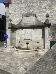 Fountain at the crossing of the Rua de Cimo de Vila and the Rua do Cativo streets