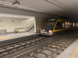 Train at the São Bento subway station