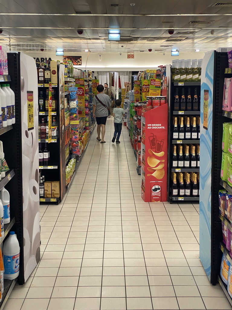 Miaomiao and Max at the Pingo Doce Fernão Magalhães supermarket