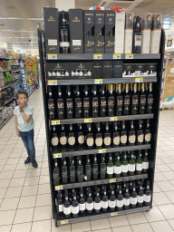 Max and Port wine at the Pingo Doce Fernão Magalhães supermarket