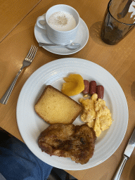 Breakfast at the restaurant of the Hotel Vila Galé Porto