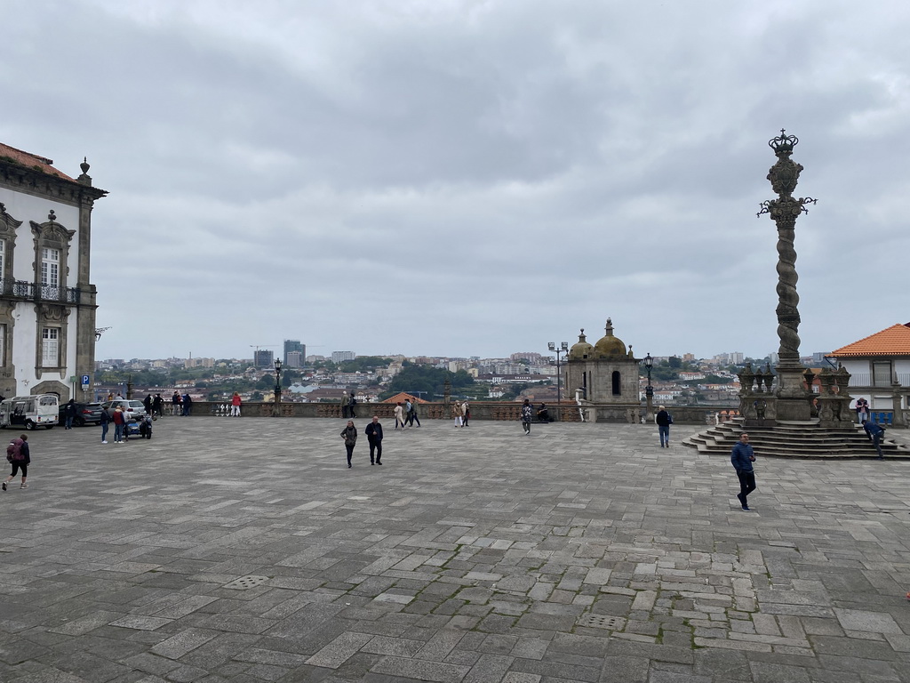 The Terreiro da Sé square with the Pelourinho do Porto pillar