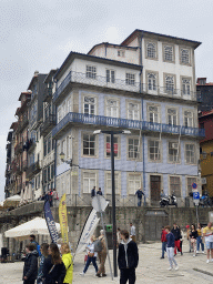 The Largo do Terreiro square and buildings at the Cais da Estiva street