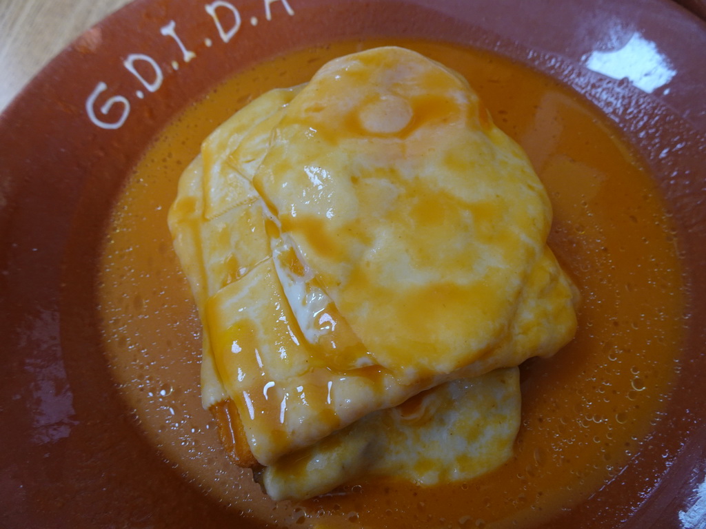 Francesinha at the Grupo Desportivo Infante D. Henrique restaurant