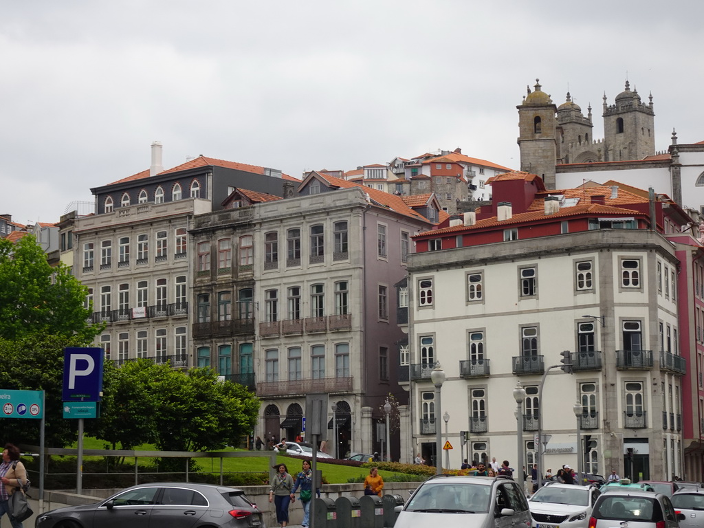 The Praça do Infante D. Henrique square with the towers of the Igreja dos Grilos church and the Porto Cathedral